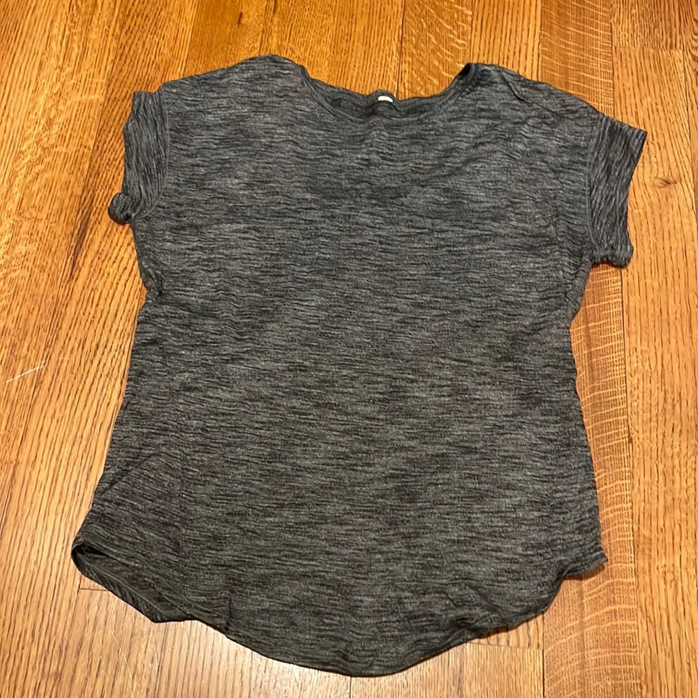 Lululemon lightweight top